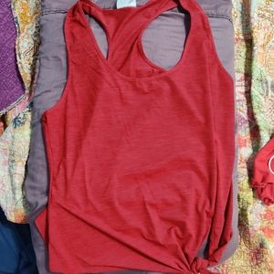 Zyia "Just a knot" tank